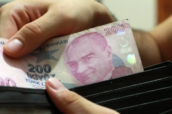 Mayıs 2025 Emekli Promosyonlarında Yarış Kızıştı: En Yüksek Ödemeyi Hangi Banka Sunuyor?